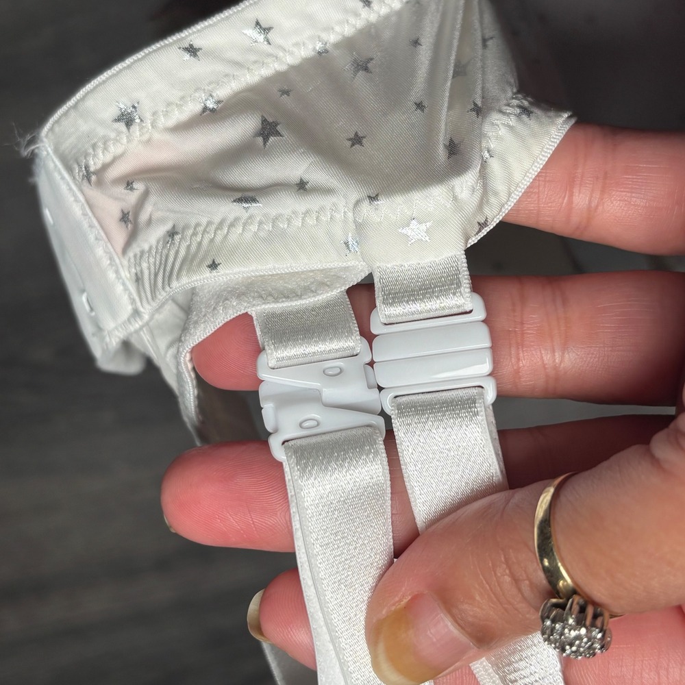 Victoria's Secret Push Up Bra Silver Star Print White Adjustable Straps 38D 403 - Picture 9 of 10